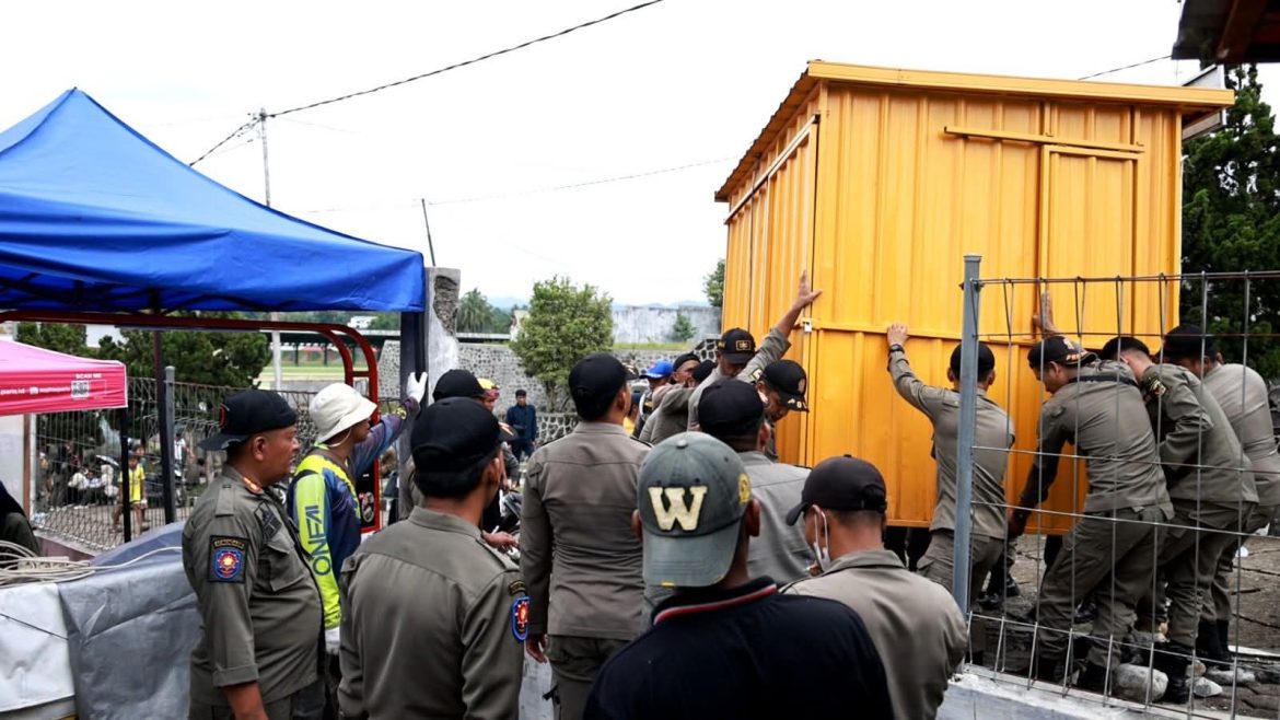 Sekda Tanah Datar : Penertiban Pedagang Di Jalan Sutoyo, Kota Batusangkar Sesuai Ketentuan Undang-Undang