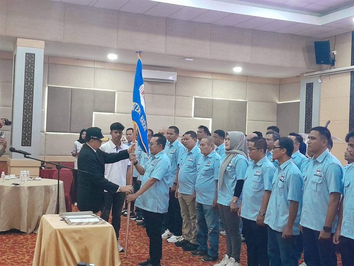 Eka Putra Dikukuhkan Sebagai Ketua Umum PBVSI Sumbar Oleh Wakil Ketua Umum PBVSI Pusat