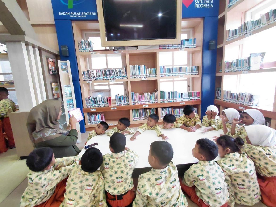 Luar Biasa, Kota Padang Panjang Masuk 2 Besar Nasional Kegemaran Membaca