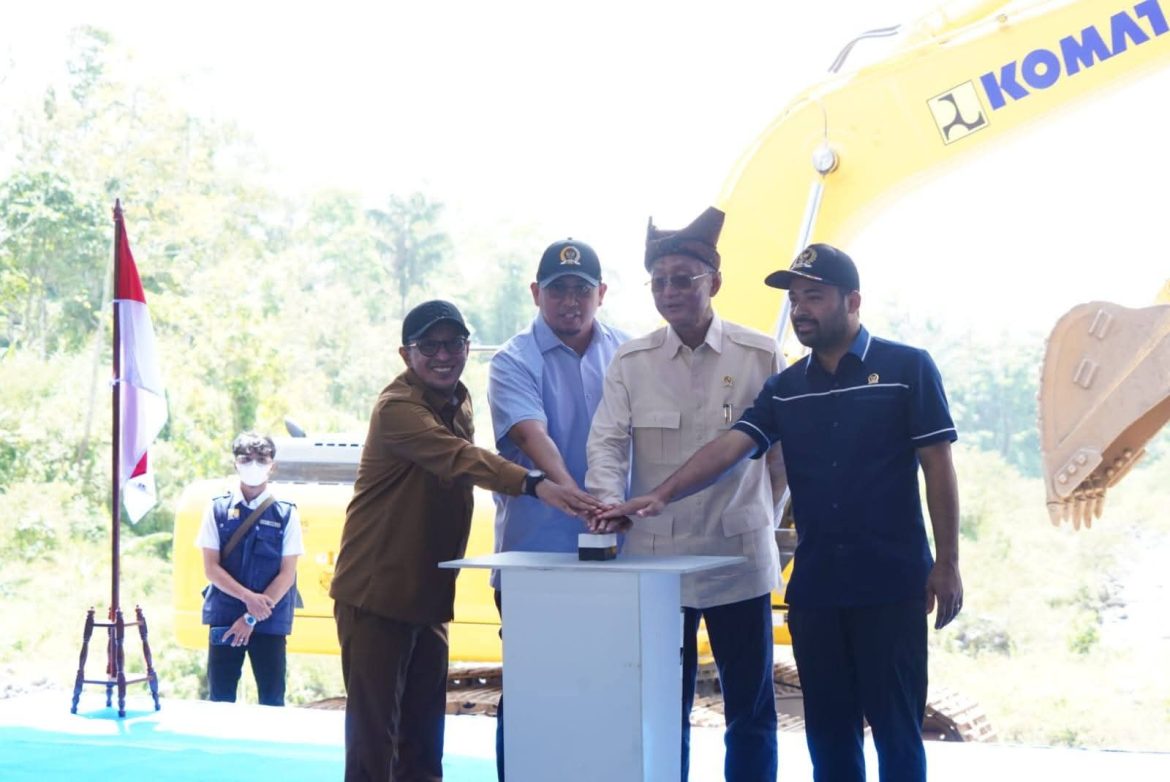 Menteri PU RI  Laku Ground Breaking  Pembangunan Sabo Dam di Nagari Sungai Jambu Kecamatan Pariangan