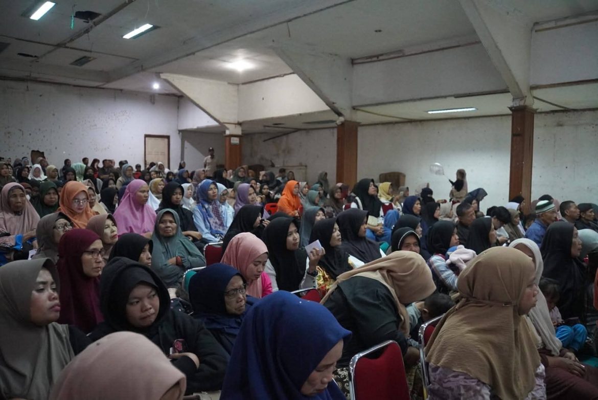 3.000 Paket Sembako Disalurkan Anggota DPR RI, Andre Rosiade Untuk Warga Padang Panjang