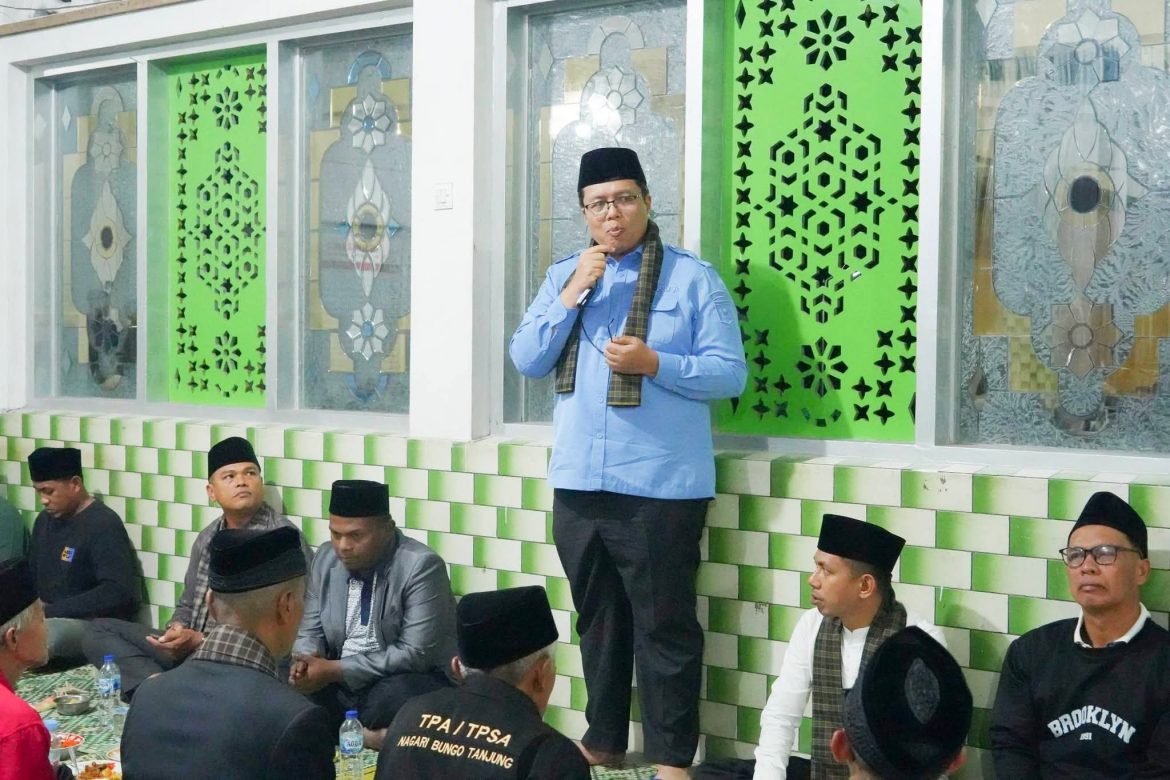 Wakil Bupati Tanah Datar Berbuka Bersama Dengan  Remaja Masjid Nurul Iman Nagari Bungo Tanjung