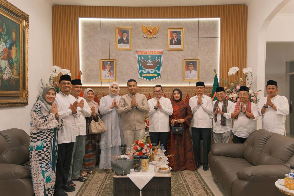 Bupati Eka Putra Halal Bihalal ke Kediaman Gubernur dan Wagub Sumbar