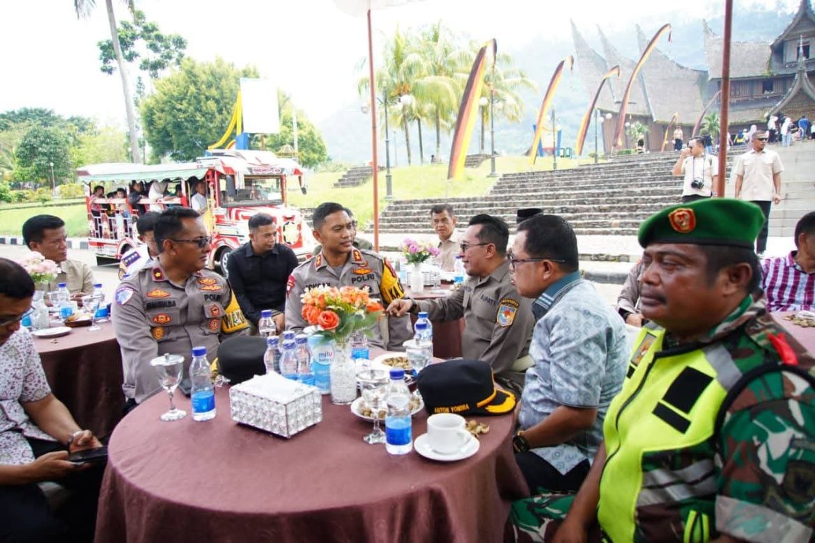 Jumlah Kunjungan Wisata Ke Istano Pagaruyung Meningkat, Ini Harapan Bupati Tanah Datar