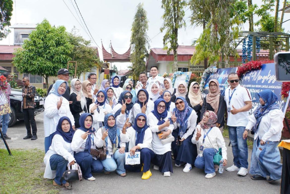 Ratusan Alumni Hadiri Reuni Akbar Lintas Angkatan SMPN 2 Termasuk Imbral Ketua DPRD Padang Panjang
