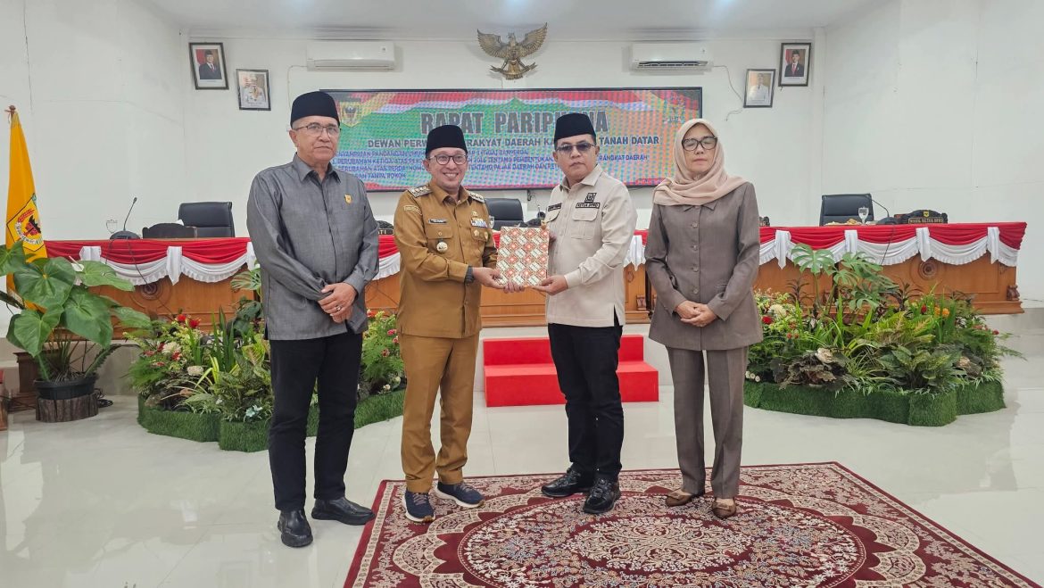 Delapan Fraksi DPRD Kabupaten Tanah Datar  Sampaikan Pandangan Umum Fraksi terhadap 3 (tiga) Ranperda