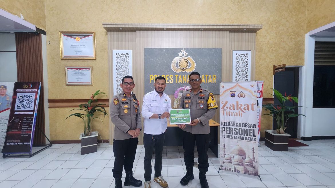 Polres Tanah Datar Salurkan Zakat Fitrah Rp4,5 Juta ke Baznas