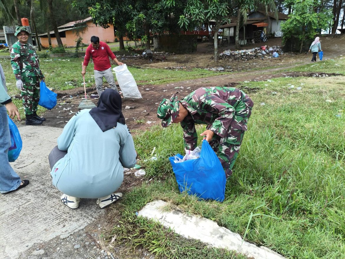 Dinas Pariwisata bersama Dinas Lingkungan Hidup Gandeng Perangkat Nagari Goro di objek wisata Pohon Seribu dan Muaro Sasak Pasaman Barat