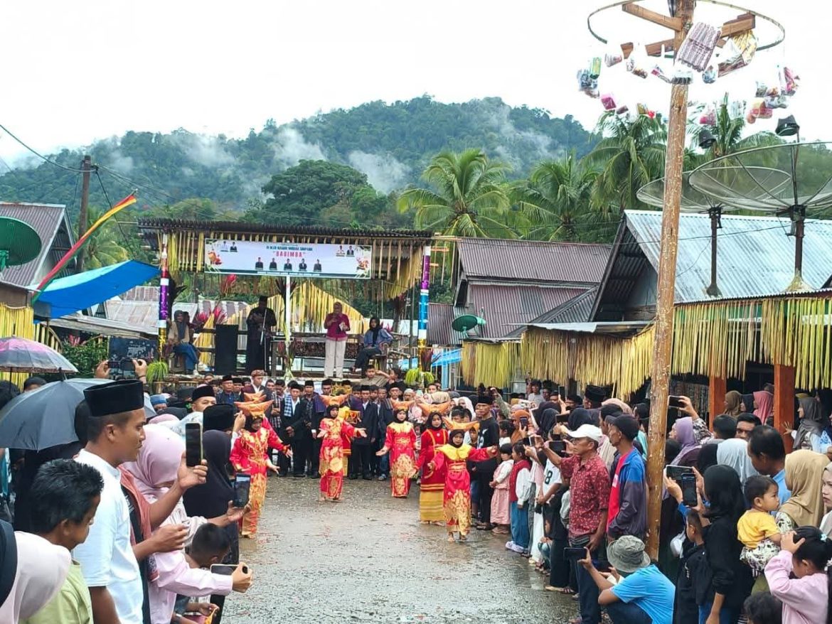 Bupati Pasbar  Hadiri Kegiatan Adat Babimba  Di Kampung Mudik Simpang, Jorong Mudik Simpang Nagari Timbo Abu Kajai Kecamatan Talamau