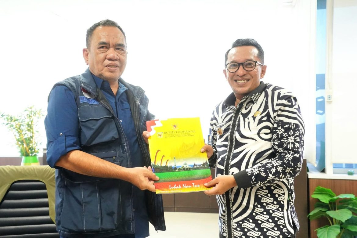 Bupati Tanah Datar Lakukan Pertemuan Dengan BNPB Untuk Percepatan Huntaap Bagi Warga Terdampak Bencana