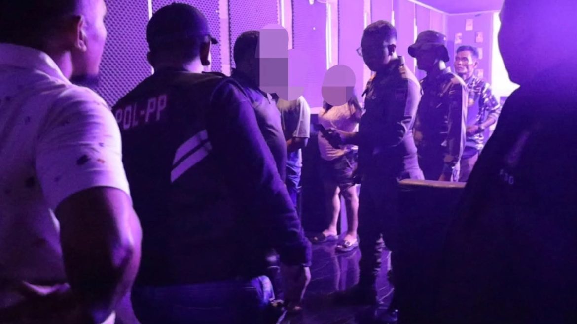 14  Wanita  Di duga Pemandu Lagu (LC) Dari Tempat Hiburan Malam Diamankan Oleh Tim  Satpol PP Kota Padang