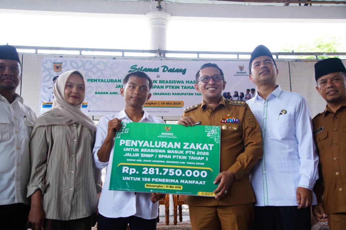 Diserahkan Bupati, Baznas Tanah Datar  Salurkan Beasiswa kepada 198 Calon Mahasiswa PTN
