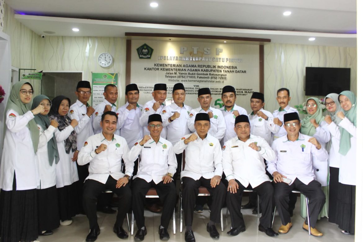Kepala Kantor Kemenag Tanah Datar Sampaikan Ucapan Selamat Kepada Kepala MTsN Yang Dilantik, Ini Namanya