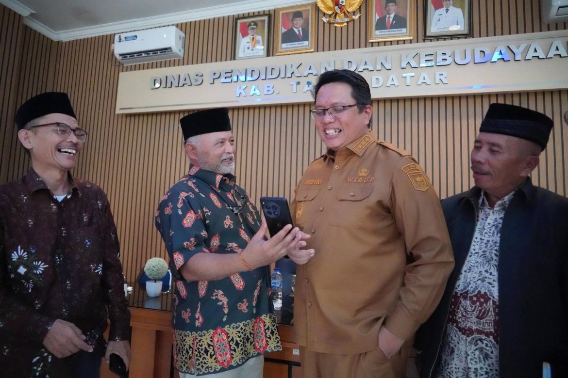 Wakil Bupati Tanah Datar Dukung Pembangunan Rumah Bagonjong Di Texas Amerika