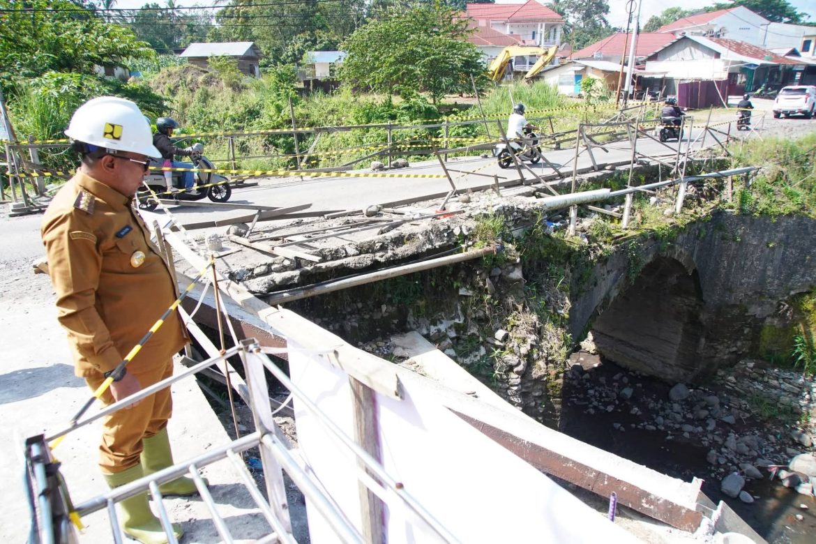 Ditinjau Bupati Tanah Datar, Jembatan Simpang Manunggal dan Panti Mulai Dikerjakan