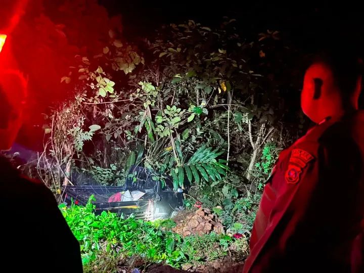 Mobil Masuk Jurang, Polsek Padang Ganting Tangani Laka Tunggal  di Galoga Nagari Atar Padang Gantiang