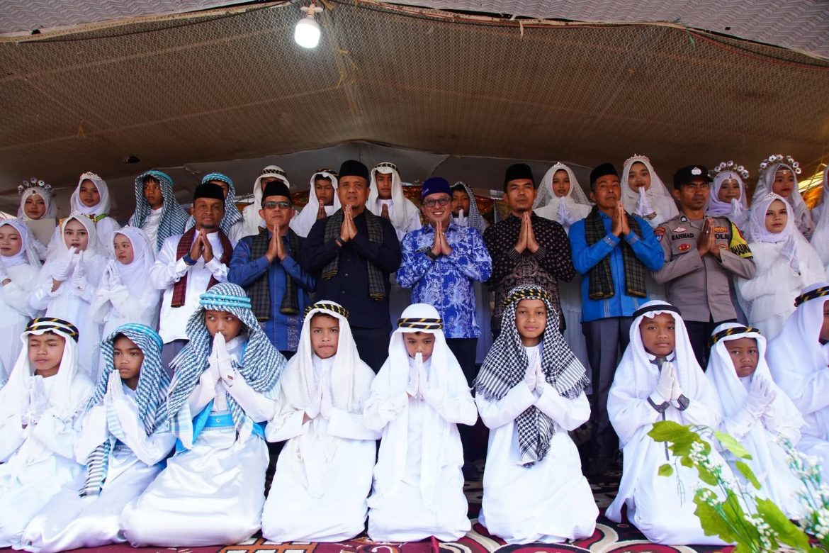 Bupati Tanah Datar Hadiri  Khatam Al-Qur’an TPA Darul Amilin Rumah Nan Panjang Nagari Koto Baru Kecamatan Sungai Tarab
