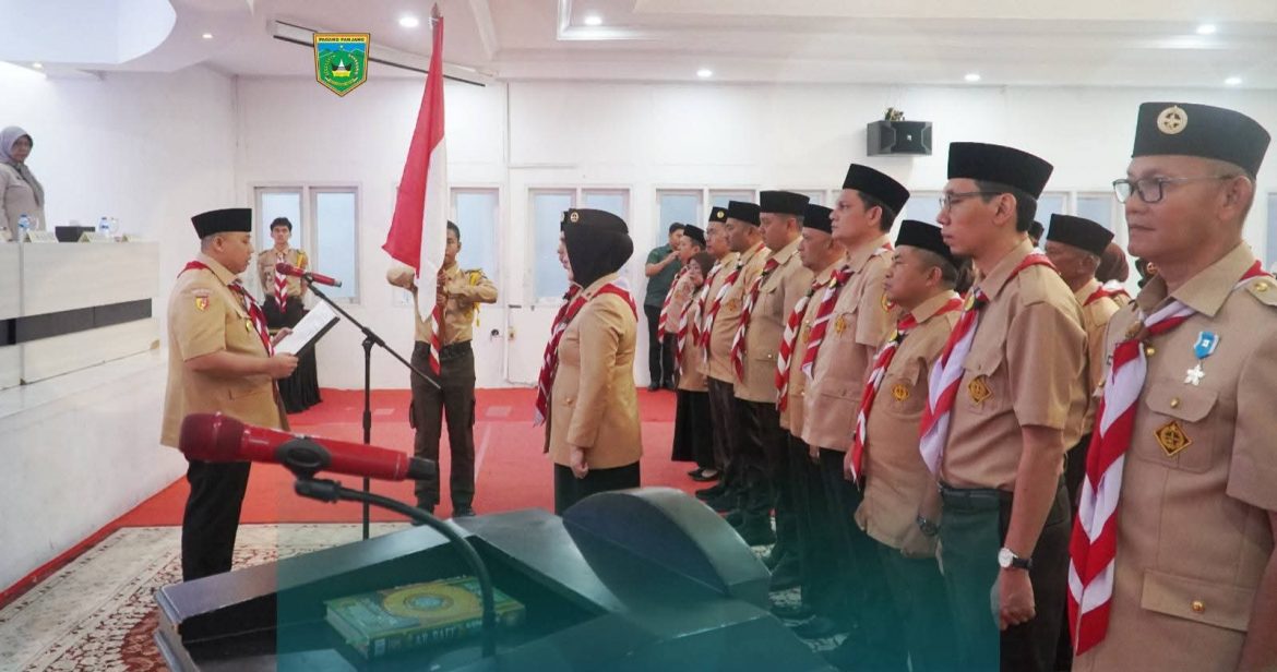 Wako Hendri Arnis Lantik Pengurus Kwarcab Gerakan Pramuka Padang Panjang