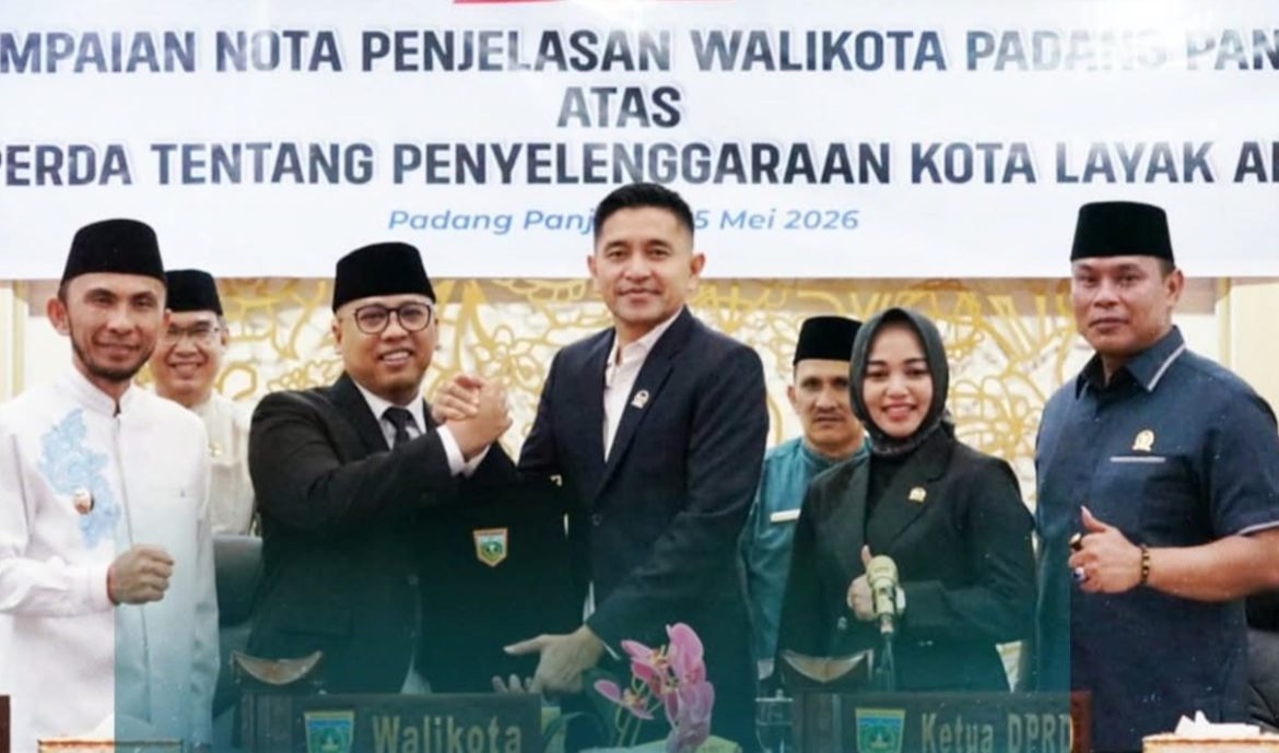 Wali Kota Padang Panjang Sampaikan Ranperda Kota Layak Anak Kepada DPRD