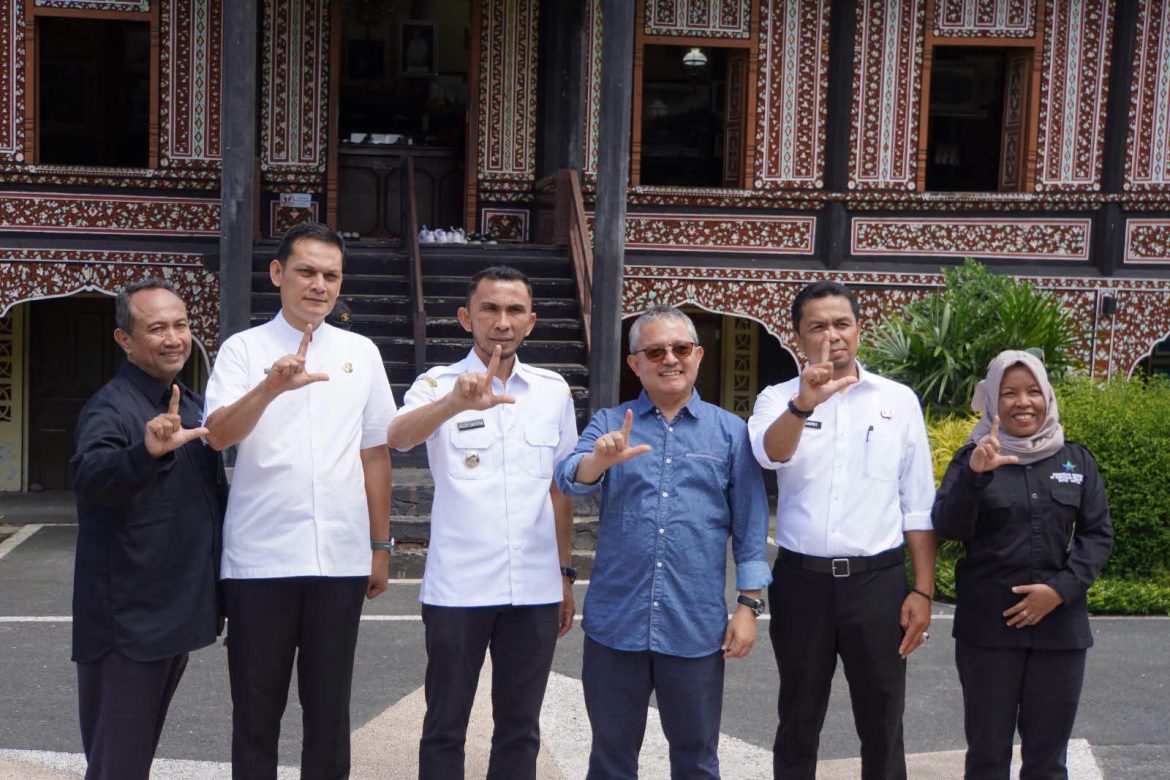 Kepala Perpustakaan Nasional RI  Kunjungi Museum Bustanul Arifin  di kawasan PDIKM Silaing Bawah