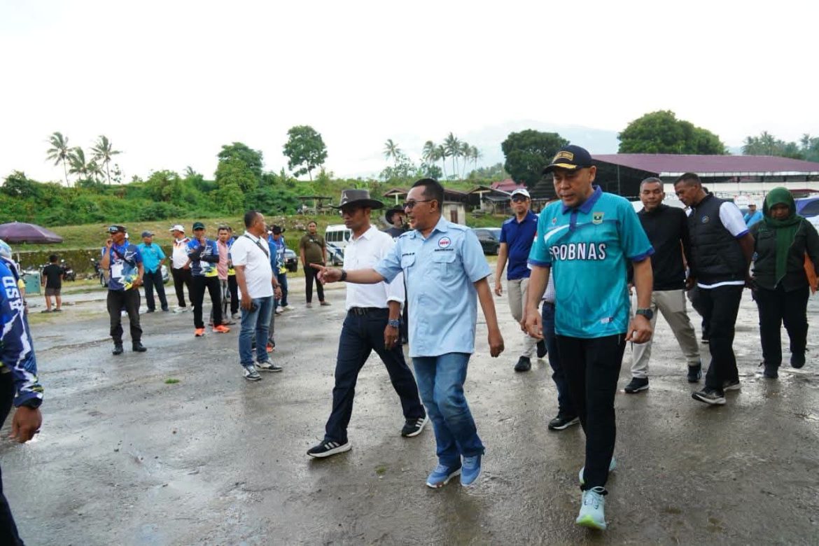 Ketua Umum PBVSI Sumbar  Buka Open Turnamen Bola Voli Se-Sumbar di Lapangan Voli Pasar Talang Kabupaten Solok