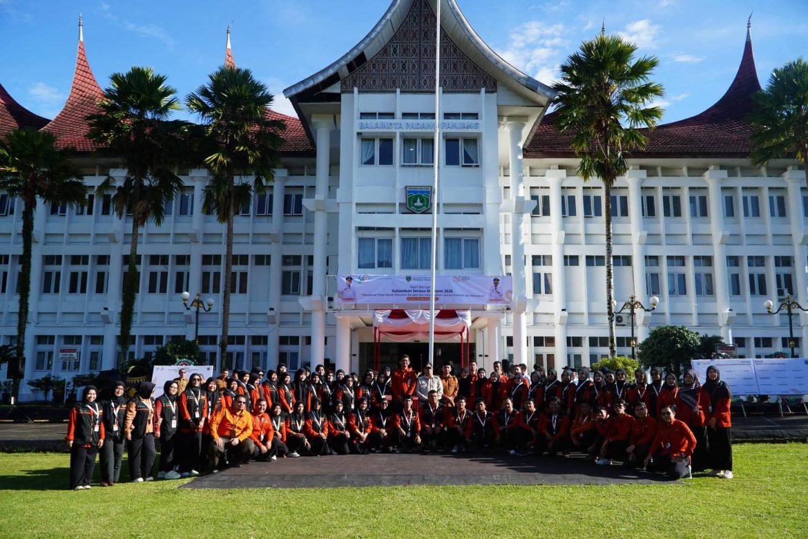 Canangkan Kelurahan Cinta Statistik, Wali Kota Padang Panjang Pimpin  Apel Siaga Sensus Ekonom