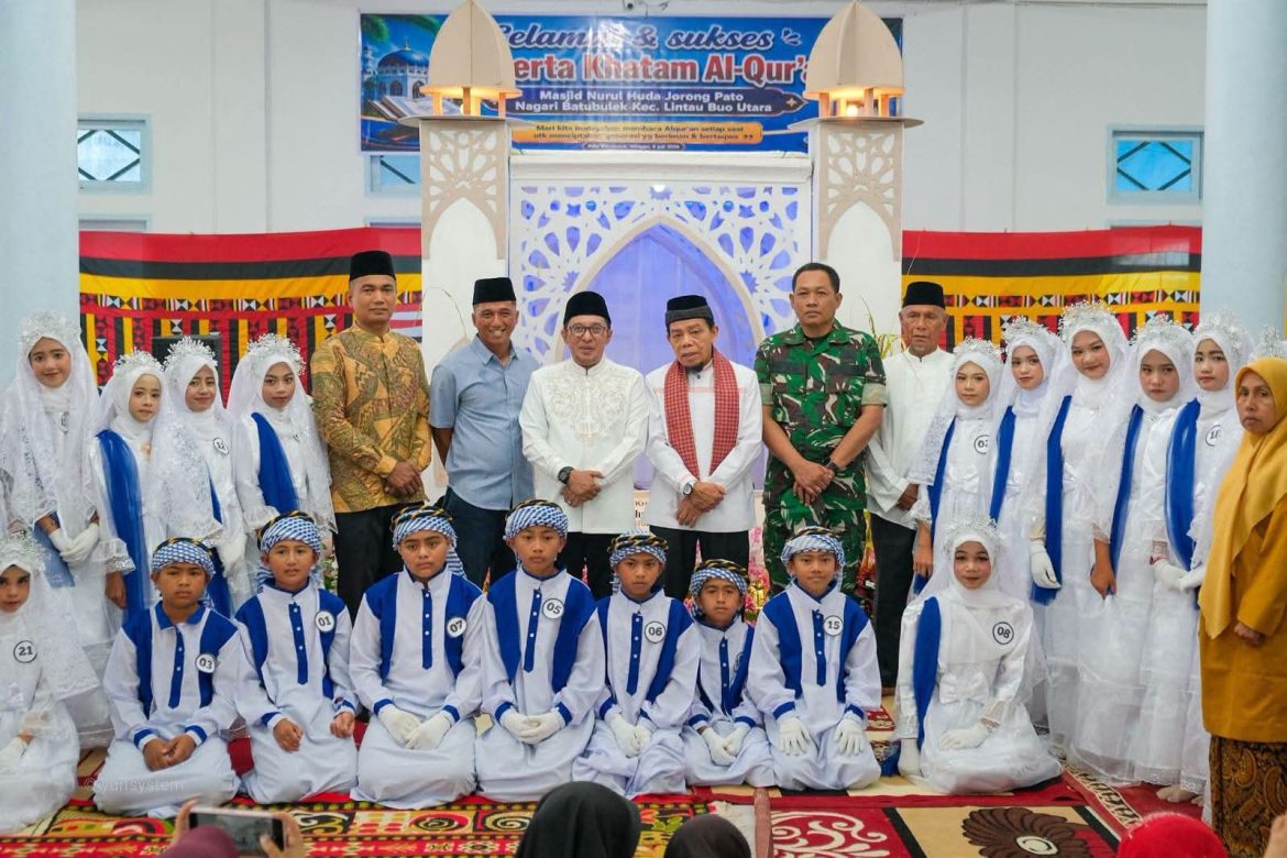 Dihadiri Bupati Tanah Datar, 21 Santri Ikut Khatam Alquran Di Jorong Pato Nagari Batu Bulek