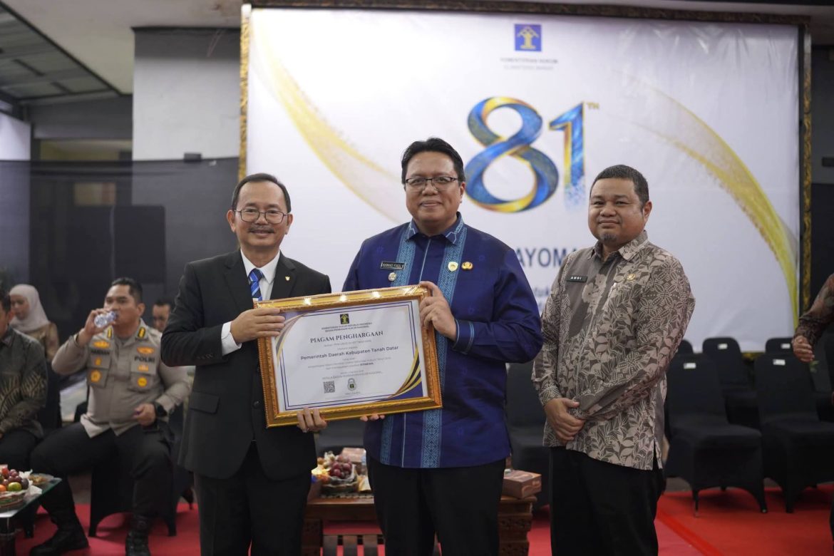 Pemkab Tanah Datar Raih Penghargaan Tingkat Nasional Dari Kemenhum RI