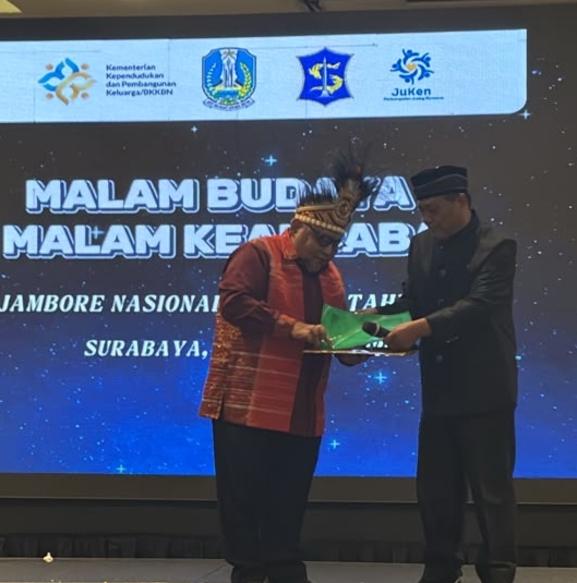 Merajut Kasih dan Solidaritas, Juken Tanah Datar Beri Penghargaan kepada Ketua Juken Pusat