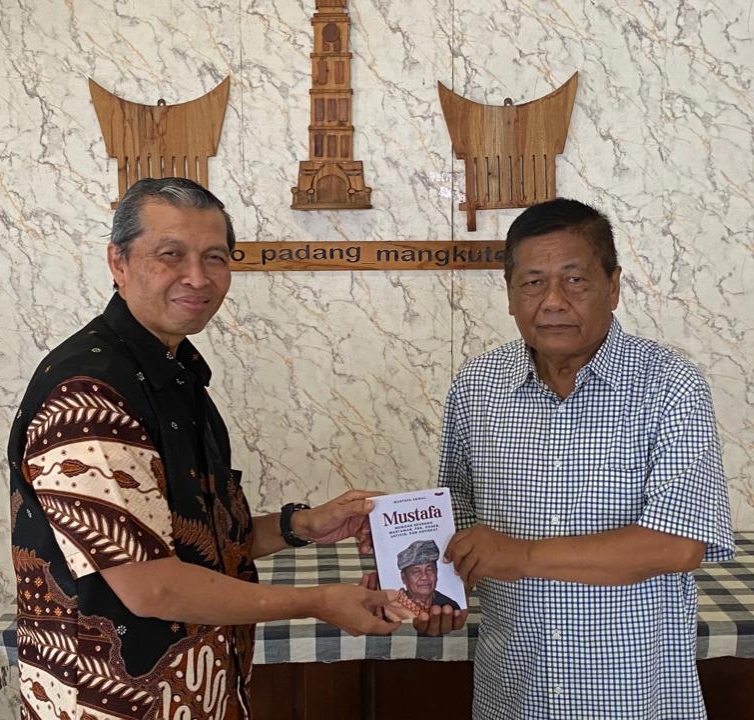 Syaiful Zein Apresiasi Memoar Mustafa Akmal: Layak Dibaca Anak Nagari