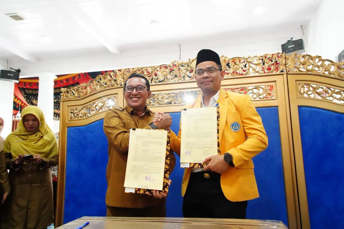 Bupati Tanah Datar Tanda Tangani Kerjasama Dengan Rektor UNP Padang