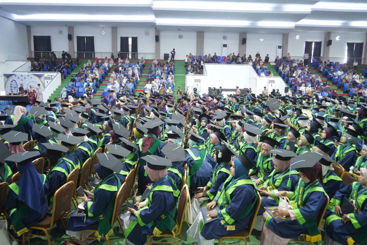 UIN Mahmud Yunus Wisuda 998 Orang Mahasiswa, Ini Pesan Wakil Bupati Tanah Datar