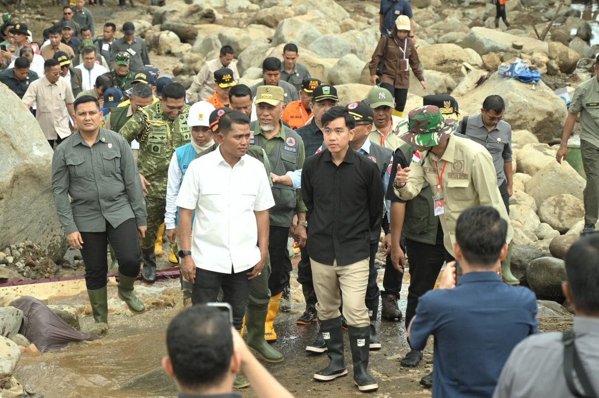 Wapres Gibran Tinjau Dampak Banjir Bandang Solok