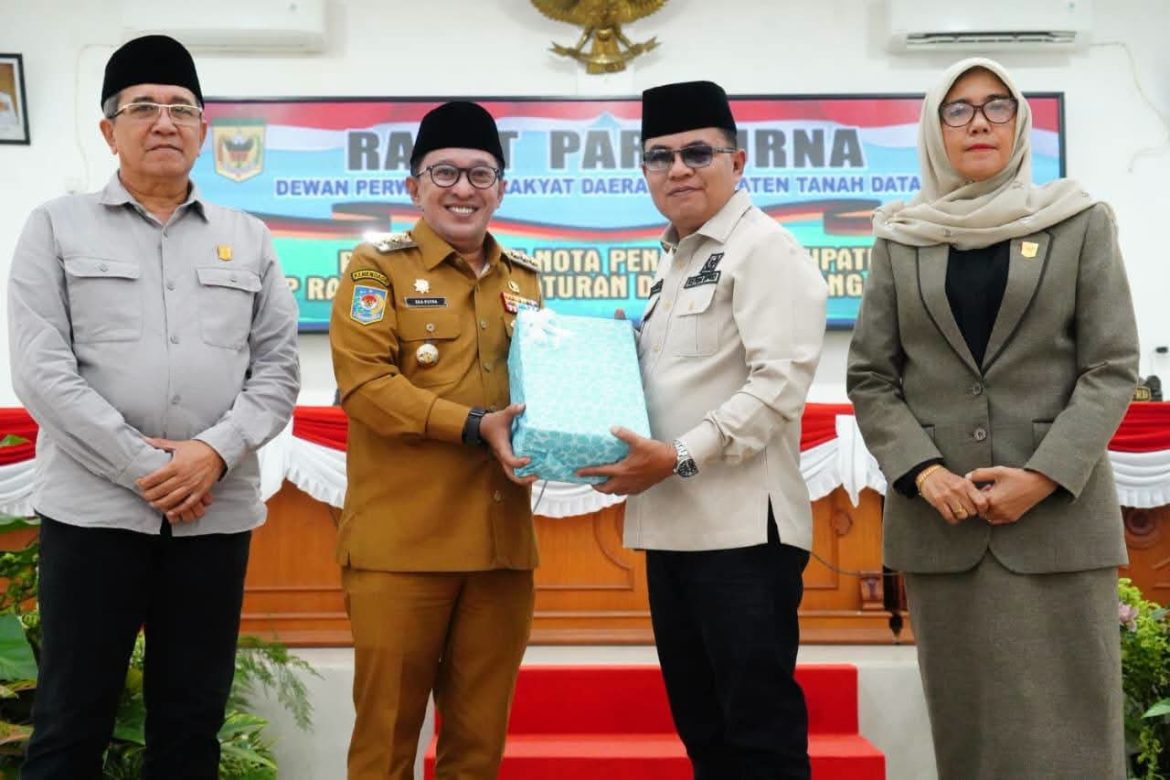 Bupati Eka Putra Sampaikan Nota Keuangan RAPBD 2027, Pendapatan Tanah Datar Ditargetkan Rp1,115 Triliun