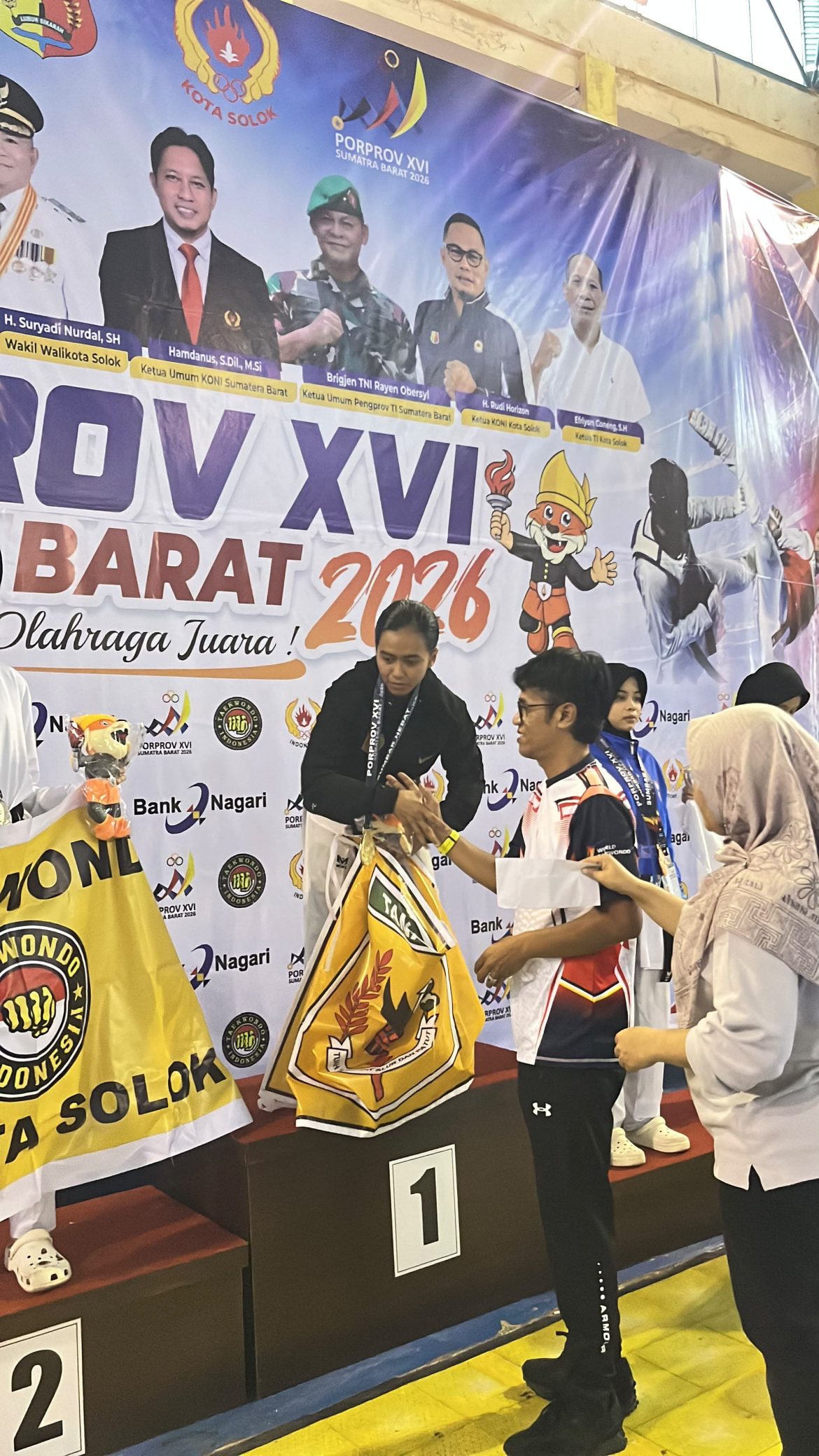 Intan Syafitra Tundukkan Atlet Kota Solok, Taekwondo Tanah Datar Tambah Medali Emas