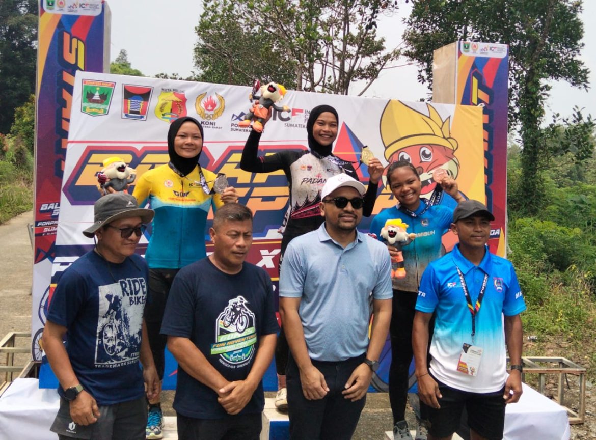 Atlet Sepeda Putri Padang Panjang, Warni Morita SKEVIO Raih Medali Perak