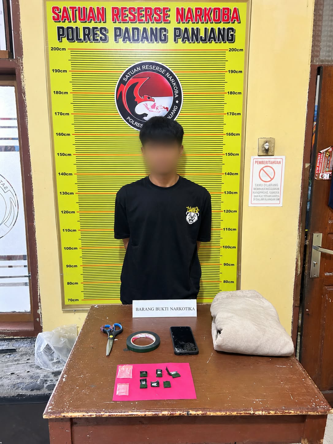 SATRESNARKOBA POLRES PADANG PANJANG UNGKAP KASUS SABU DI KELURAHAAN GUGUK MALINTANG