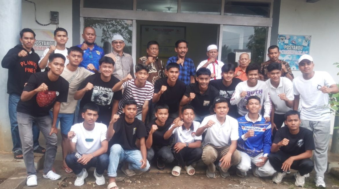 Ketua KONI Tanah Datar Lepas Kontingen Sepak Bola Untuk Berlaga di Porprov Sumbar